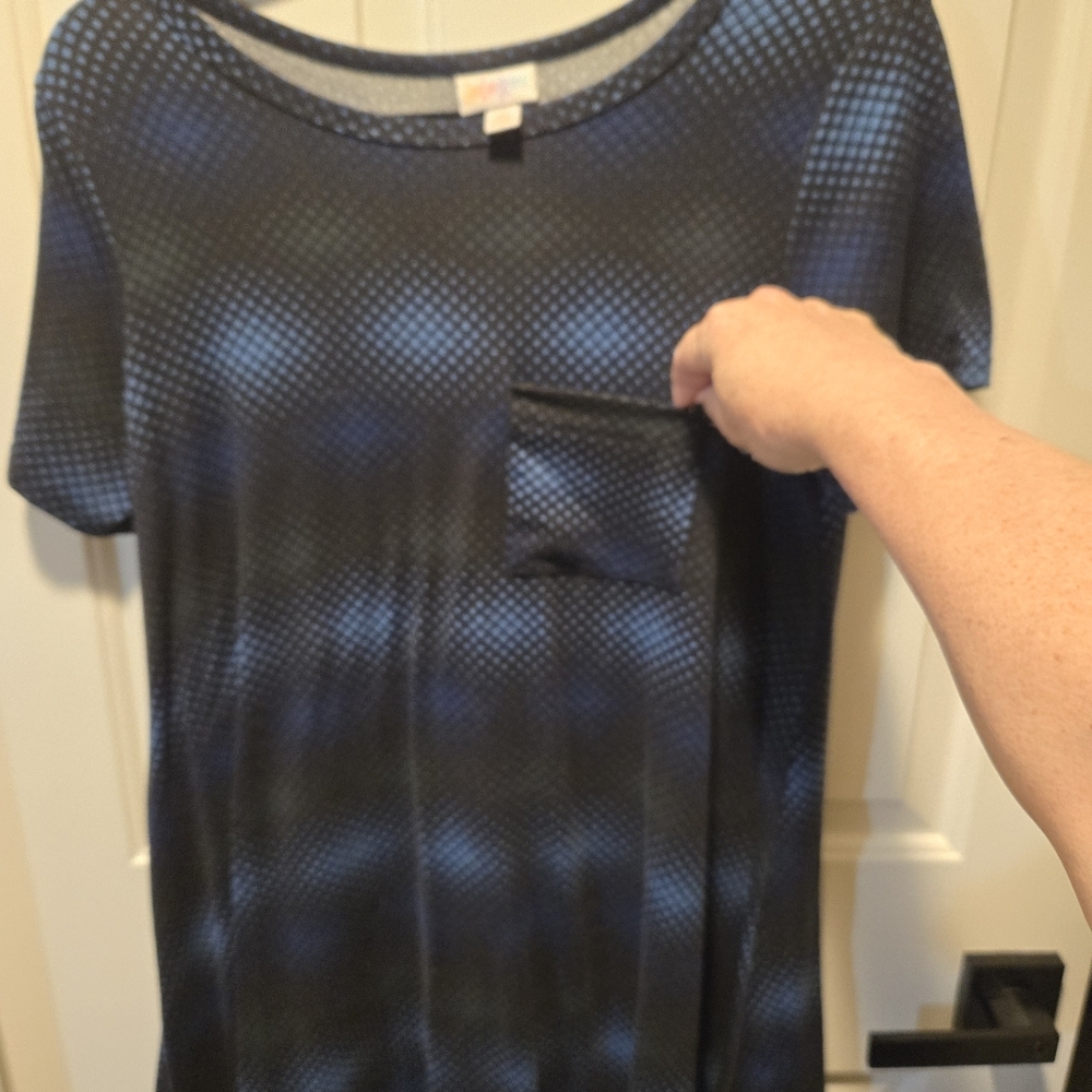 Lularoe XSP Blk/Blue Geo Pattern Carly 👕 Dress Hi-Low Mid Length Front Pocket - Picture 5 of 6
